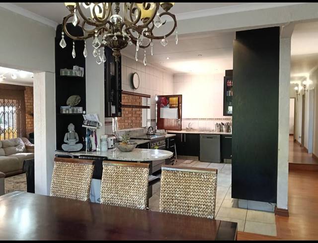 5 BEDROOM HOUSE FOR SALE IN BRACKENDOWNS